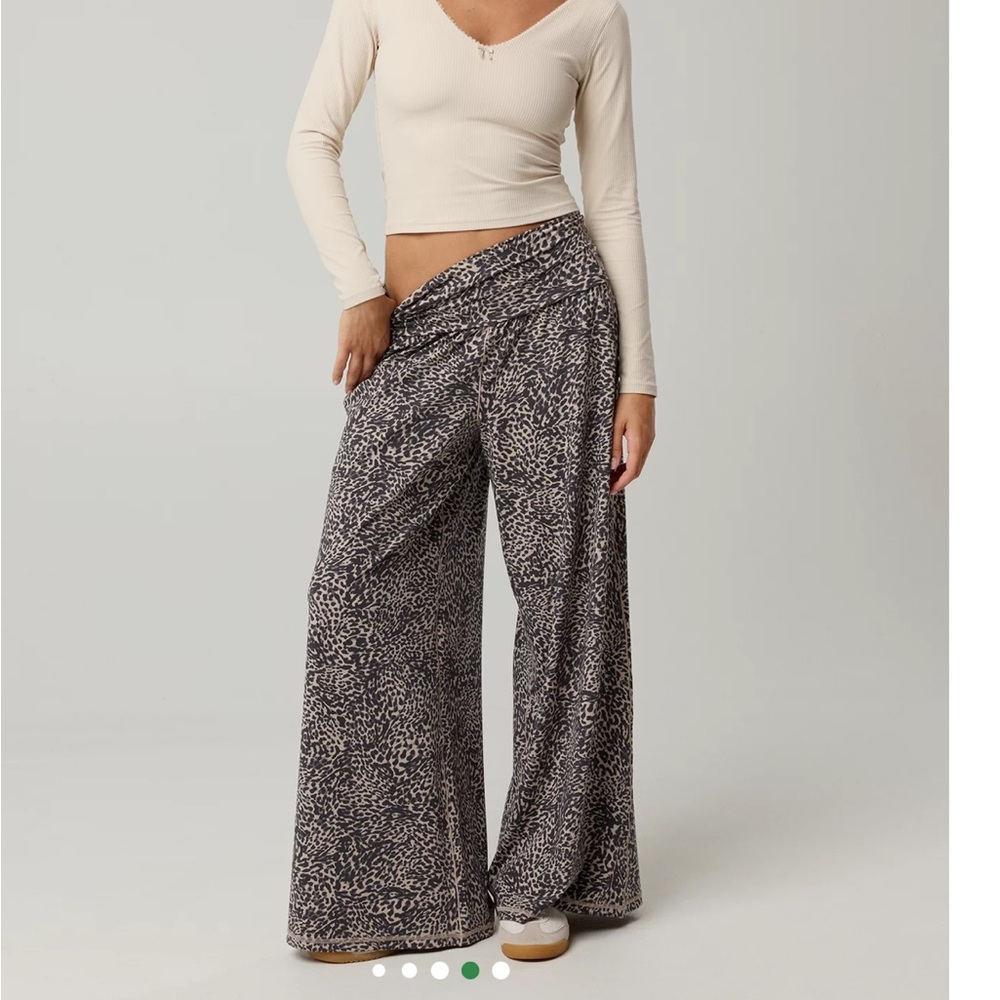 Aerie Real Me Foldover Super Wide Leg Pant Leopard Print